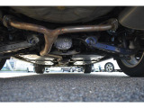 車両後方からの下回りです。マフラー防錆塗装や下回り防錆施工等も可能でございます。