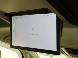 14インチ画面の後席モニターで後部座席乗車のご家族、ご友人と映画鑑賞などいかがですか?