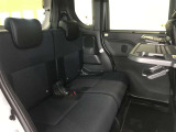 ゆとりある広々とした車内空間は、ドライブを始め買い物やレジャーなど、幅広く活躍します。一人でもみんなとでもお出かけを楽しみましょう!
