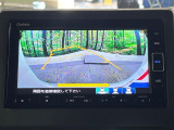 【バックカメラ】駐車時に後方がリアルタイム映像で確認できます。大型商業施設や立体駐車場での駐車時や、夜間のバック時に大活躍!運転スキルに関わらず、今や必須となった装備のひとつです!