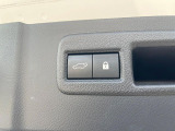 【パワーバックドア】スマートキーや運転席のボタンを押すだけでリアゲートが自動で開閉します!荷物を持っている時や、高い位置にあるバックドアを閉める際に便利な機能です♪
