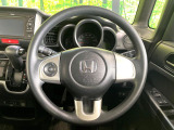 【ステアリングスイッチ】運転中、前方から目線をそらすことなく、オーディオ等の操作が可能な便利機能!安心&快適なドライブを演出してくれます♪