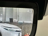 デジタルインナーミラーが付いています。車両後方カメラの映像をインナーミラー内のディスプレイに表示。