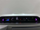 当店はオンラインに特化した新しいスタイルの店舗です。スマホやPCをTV電話のようにして、リアルタイムに車両の状態や装備の詳細を見て頂けます。難しい操作は何もありません。