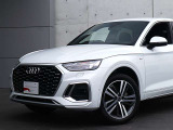 ・斜めからAudiを見るとプレス技術の高さを感じることができます。