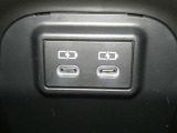 【充電用USB端子】デバイスの充電に便利です。※実際の接続端子は写真で確認or店舗までご気軽にお問合せください♪