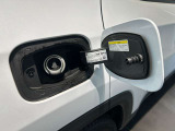 お客さまが車をお乗りになるうえでの、あらゆるサポートをすることが大切だと考えています。お客様とのコミュニケーションを大切に、新車はもちろん良質な中古車をいつでもご提案できるよう準備しております。