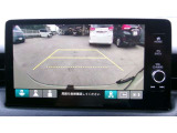 バックカメラの画像です。ガイドラインがスムースな車庫入れをサポートいたします。車庫入れの安心感がアップしますね。