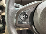 ステアリングにオーディオ操作スイッチが付いています。オーディオ画面に直接タッチしなくても操作が出来ますので、運転に集中できます。