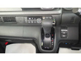 運転席と助手席にシートヒーターを装備。2段階での温度調整が可能です。これからの季節エアコンよりはやく温まるシートヒーターは重宝しますよ。