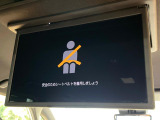 【フリップダウンモニター】大画面モニターで後席でもエンタメをお楽しみいただけます。小さなお子様にも大人気の装備です♪