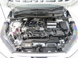 車にとって、とても大切な部分のエンジンルーム。綺麗に清掃済みで安心です。