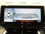 バックガイドモニターで、後方を確認しながら安心して駐車することができます。運転初心者も熟練者も必須の機能ですよ!