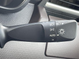 【 オートライト 】オートライトなのでライトの点け忘れを気にすることなく運転が出来ます♪