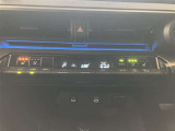 オートエアコンなので車内で快適に過ごせます。