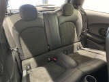 MINIを熟知したメカニックによる、360度での納車前点検。ドイツ本国と同様の教育・訓練を受けたBMW専門のメカニックが、360度によるポイントを徹底的に点検、整備いたします。