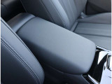 Audi正規ディーラーが高品質をお約束。高度な訓練・教育を受けたAudi専任メカニックが、100項目にもおよぶ精密な点検を実施。すべてクリアしたAudi車だけ、あなたのお手元に届けられるのです