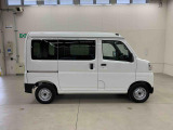 軽自動車、小型車を中心に常時300台展示車を御用意させて頂いております