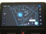 ディスプレイオーディオ(コネクティッドナビ対応)PLUS搭載。T-Connectご契約で2028年7月まで無償で利用できるナビ(期限到来後は有償)と、解約後も利用できる車載ナビが搭載されています。
