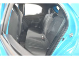後部座席も気になるようなキズ・汚れやへたり等、大きなダメージはなく、良好な状態です