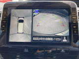 アラウンドビューモニターです☆車の前後左右にカメラがついており駐車時には上から車を見たような画面が見れますので、4方向の状況を確認することができる便利な機能です☆