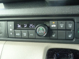 「オートエアコン」が付いています。1年中快適な室内を提供!車内温度を設定すると、風量を自動で調節してくれます。