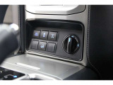 機能性溢れる運転席まわり。使いやすいスイッチ類の配置で運転中のストレスを軽減し楽しくドライブできますよ。