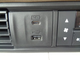 ナビ連動USB・充電USB