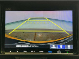 【バックカメラ】運転が苦手な方も車庫入れラクラクです!ギアをリバースに入れれば自動的に切り換わりますので、面倒な操作は不要です♪狭い駐車場もお車を傷つけず安心ですね!