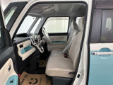 お洒落な内装で毎日運転するのが楽しくなりますね。
