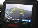 ◆リアワイドカメラシステム◆3種類の表示で後方確認をサポート♪セレクトレバーを「R」の位置に入れるとカメラ画像に切り替え。ノーマルビューでは従来のリアカメラと同様の標準的なビューで表示します!