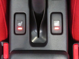 運転席及び助手席にシートヒーター付で、冬場は重宝します。