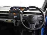 運転席廻りです。