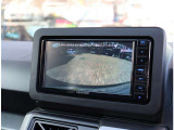 『1台』のお車に対して、3名体制で日々議論を重ね仕入れを行っております。