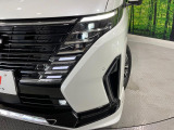【LEDヘッドライト】悪天候や夜間走行時も良好な視界を確保し安心して運転できる高輝度LEDヘッドライトを装備!点灯速度が早く、消費電力も抑えられています。
