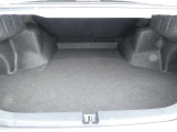 開口部の広いラッゲージスペース。スーツケースや旅行カバン、ゴルフバックなどの荷物も楽々積み込めます。