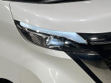 【LEDヘッドライト】悪天候や夜間走行時も良好な視界を確保し安心して運転できる高輝度LEDヘッドライトを装備!点灯速度が早く、消費電力も抑えられています。
