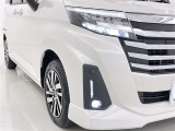 フォグランプ装着車です。暗い夜道の車両前方を明るく照らします