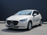 世界統一名称の『MAZDA2』となったコンパクト。「Be a Driver」のスローガンのもと、最適なドライビングポジションを提供できる室内空間と思い通りの走行性能を持った、クラスを超えたお車です!