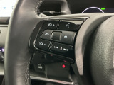 ステアリングにオーディオ操作スイッチが付いています。オーディオ画面に直接タッチしなくても操作が出来ますので、運転に集中できます。