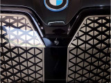 ☆BMWの代名詞とも言える【キドニーグリル】一目見ただけでBMW車であると認識できる確固たるアイコンとして存在感を放ちます☆