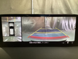 360度モニターは、4つのカメラによる前後左右・俯瞰映像でドライバーからは見えない領域の危険認知をサポート!全周囲の死角を減らし、狭い駐車場や幅寄せ、T字路の進入などの運転の安心感を高めますッ!