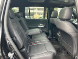 メルセデス・ベンツの定める厳しい基準をクリアしたお車のみをご案内させて頂きます。納車前整備はメーカー規定に基づき当店3Fの指定工場で入念に行なわれます。熟練のメカニックがお客様のお車を整備致します。