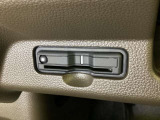 ハンドルの左下にETCがついています。高速道路の料金所の通過も楽々です。カードの取り出しもしやすい場所についています。