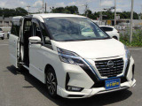 ☆両側ハンズフリーオートスライドドア☆スライドドアの下に足先を入れて引くだけで、ドアが自動で開く&閉まる!!まるで魔法のトビラです!!子供を抱いていても、両手に荷物を持っていても大丈夫!便利な装備!☆