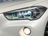 ●LEDヘッドライト:夜間走行時も良好な視界を確保し安心して運転できる高輝度LEDヘッドライトを装備!点灯速度が早く、消費電力も抑えられています。