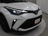 Toyota Safety Senseは、プリクラッシュセーフティに歩行者(夜間)、自転車運転者、交差点右折時に直進してくる対向車、右左折時に対向方向から横断してくる歩行者を検知対象に加えています。