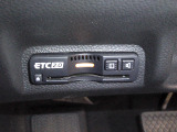 ETC付。高速道路の料金所はキャッシュレスで通過です。サービスエリア等にあるスマートインターの出入りも利用可能でとっても便利。ご納車後すぐにお使い頂けるようセットアップしてのお渡しとなります。