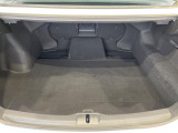 【パワーバックドア】スマートキーや運転席のボタンを押すだけでリアゲートが自動で開閉します!荷物を持っている時や、高い位置にあるバックドアを閉める際に便利な機能です♪