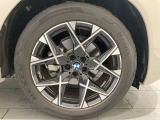 サービスにはドイツ本国と同様に教育と訓練を受け、BMWを知り尽くした「マイスター」が数多く在籍しております。360度による納車前点検整備で、お客様に安心と安全をお届けいたします。